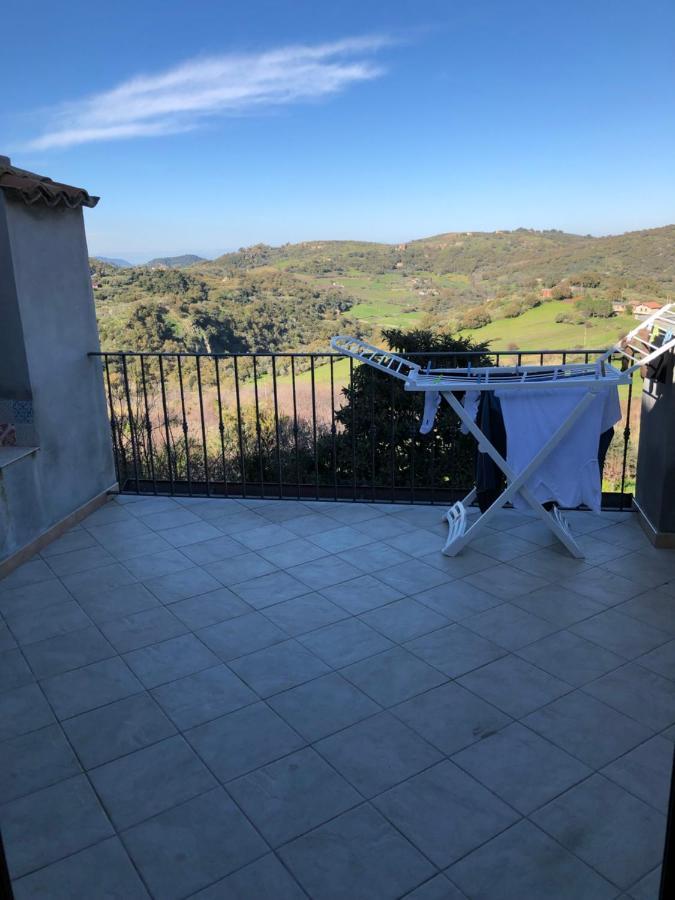 Basicò un balcone sul mare-Casa I CARRUGGI- Case vacanza Sicilia&Toscana- Esterno foto