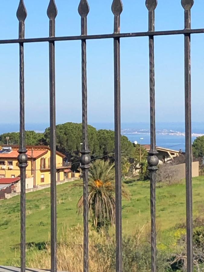 Basicò un balcone sul mare-Casa I CARRUGGI- Case vacanza Sicilia&Toscana- Esterno foto